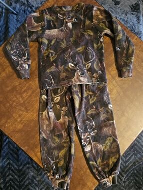 🦌🌲 Kids Deer Print Fleece Set – Size 3T 🌲🦌